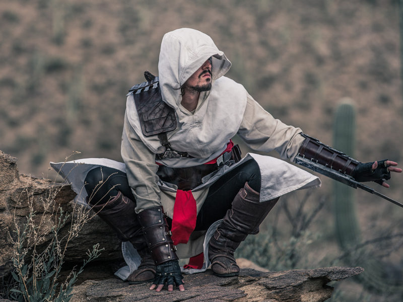 Altair Ibn-La'ahad desert cosplay photoshoot by Libertas Video.