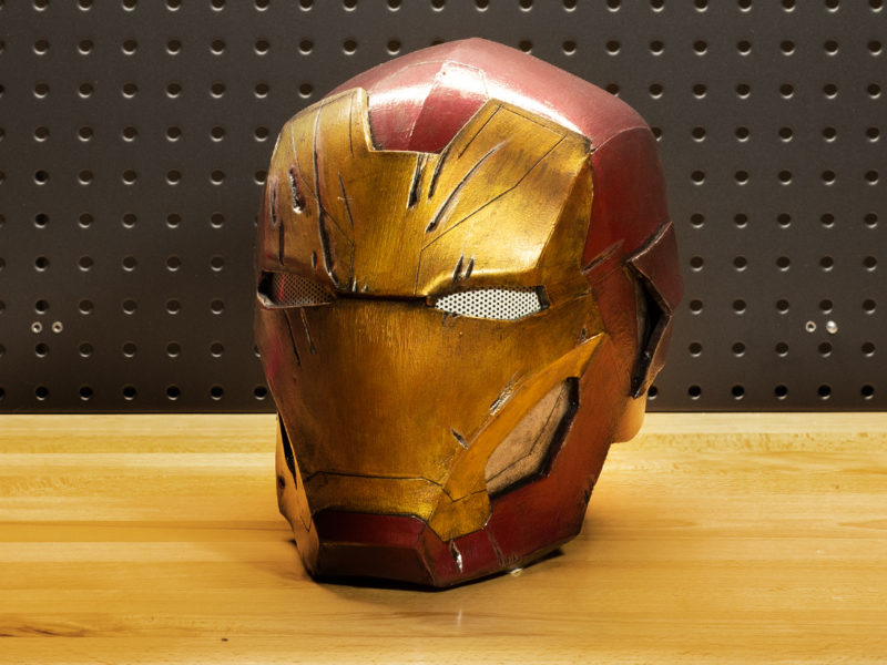 DIY Iron Man Helmet made of foam by Libertas Video.